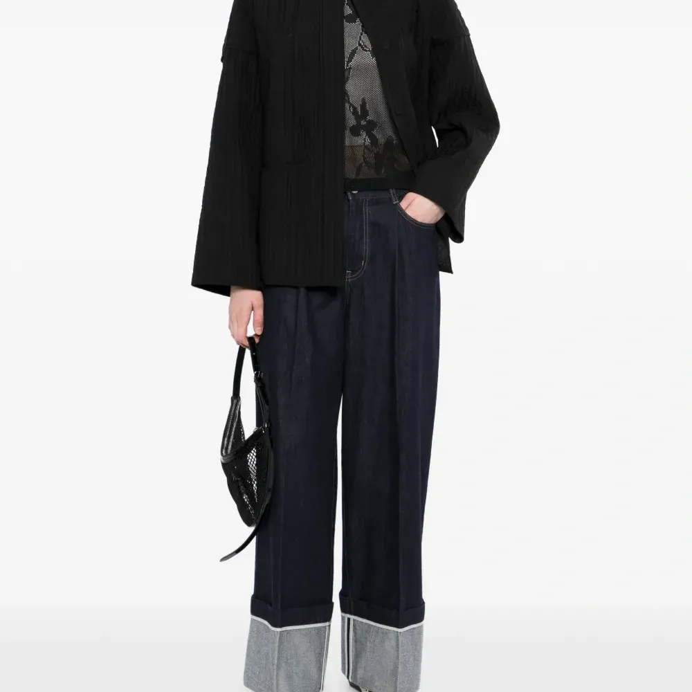 Прямые джинсы