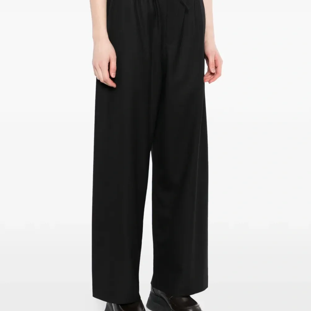 Брюки прямого кроя