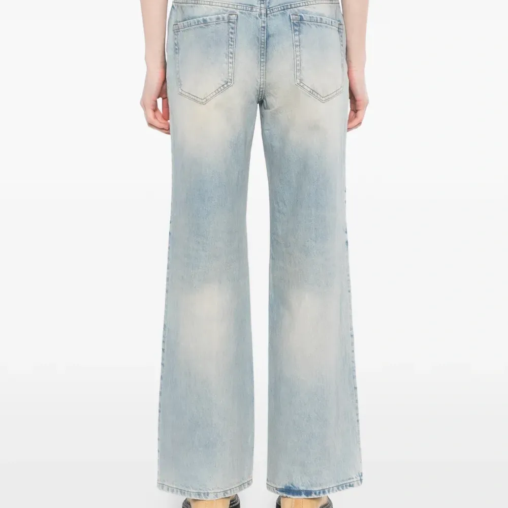 Прямые джинсы