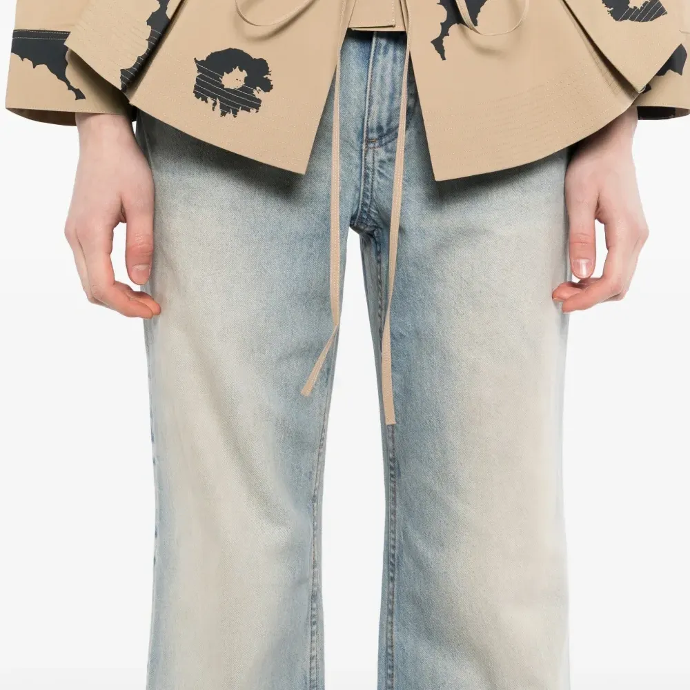 Прямые джинсы