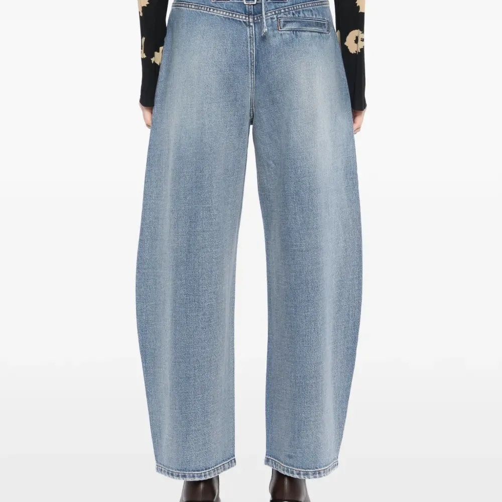 Зауженные джинсы