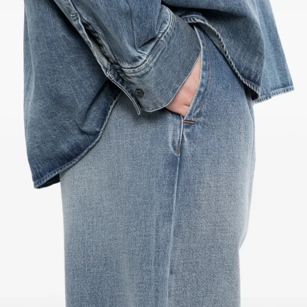 Зауженные джинсы