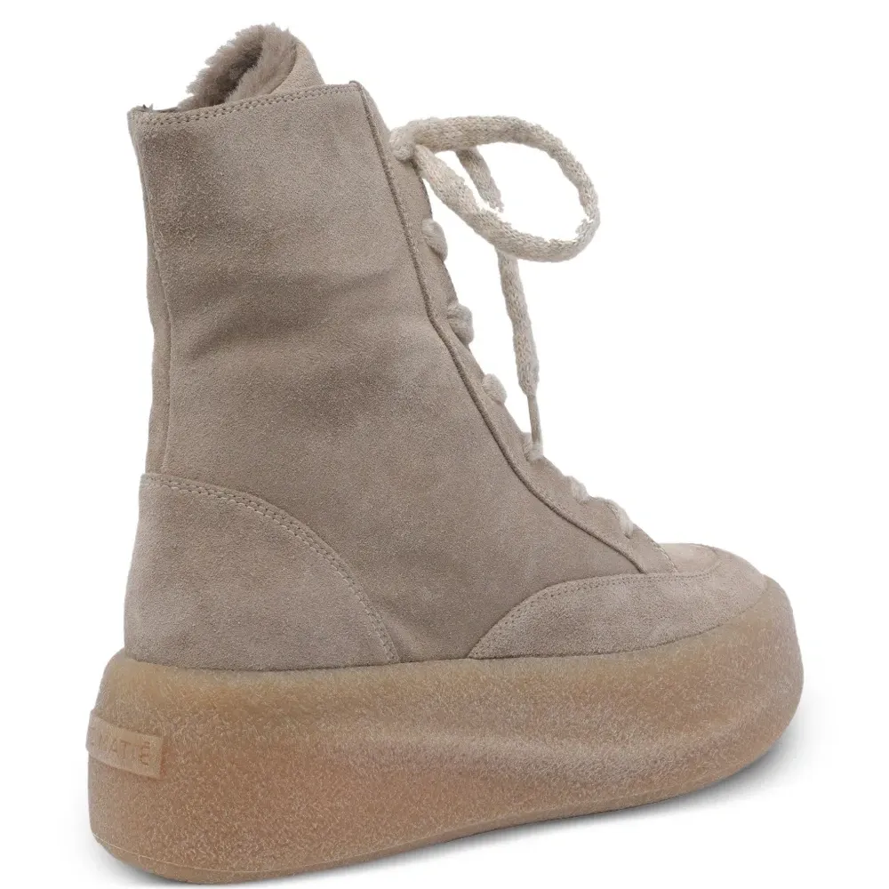 Ботинки на шнуровке с круглым носком