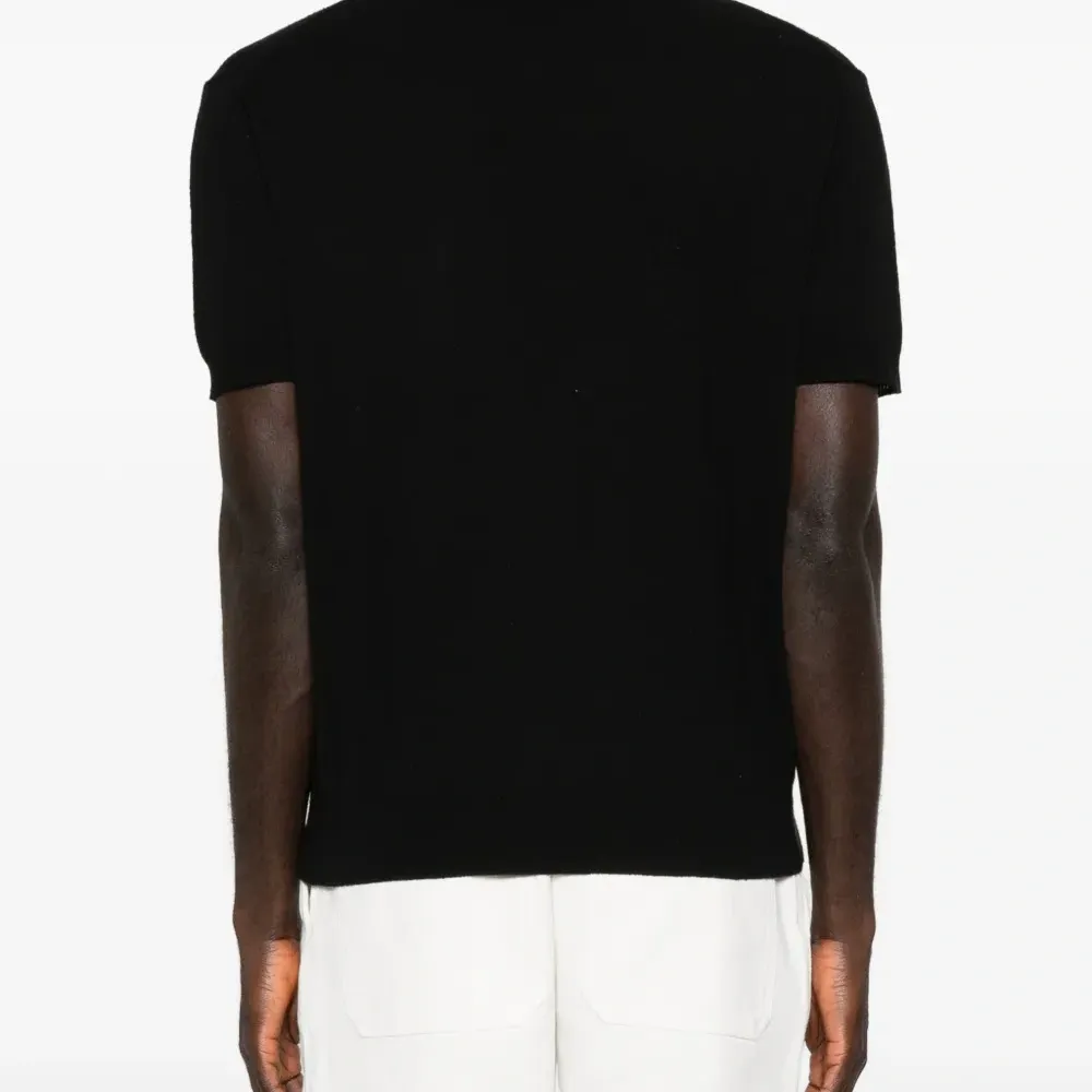 Футболка с нагрудным карманом