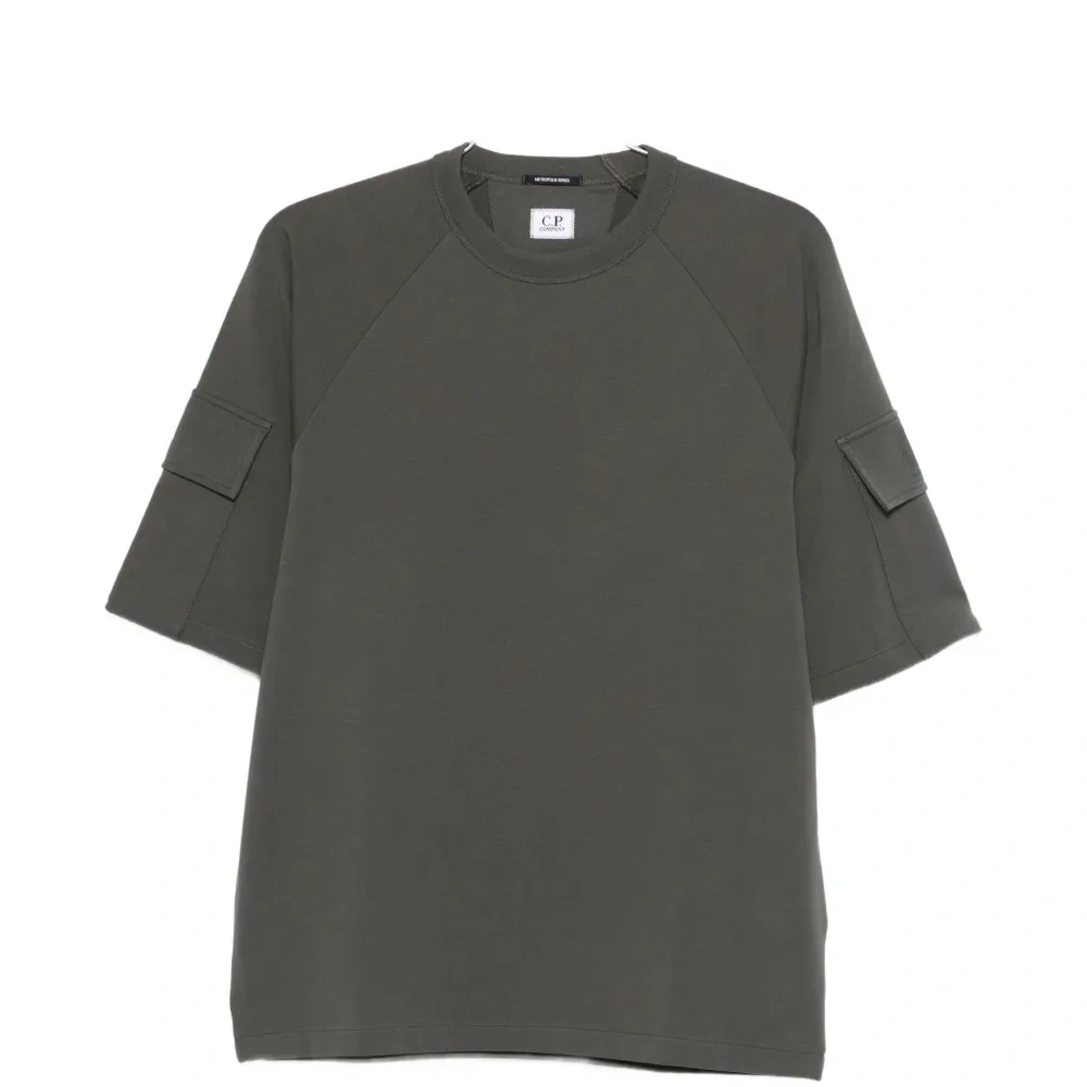 Футболка с короткими рукавами и накладным карманом