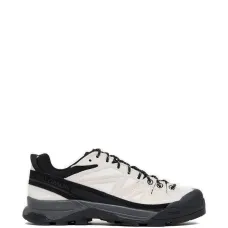 Кроссовки с прочной системой быстрой шнуровки