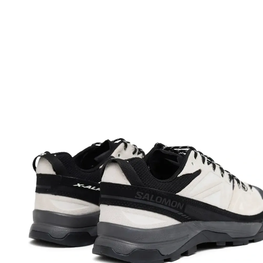 Кроссовки с прочной системой быстрой шнуровки