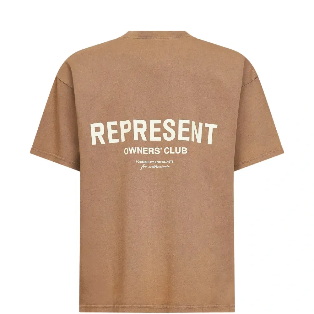 Футболка с логотипом