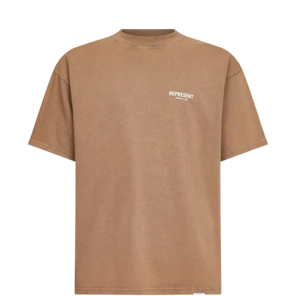 Футболка с логотипом