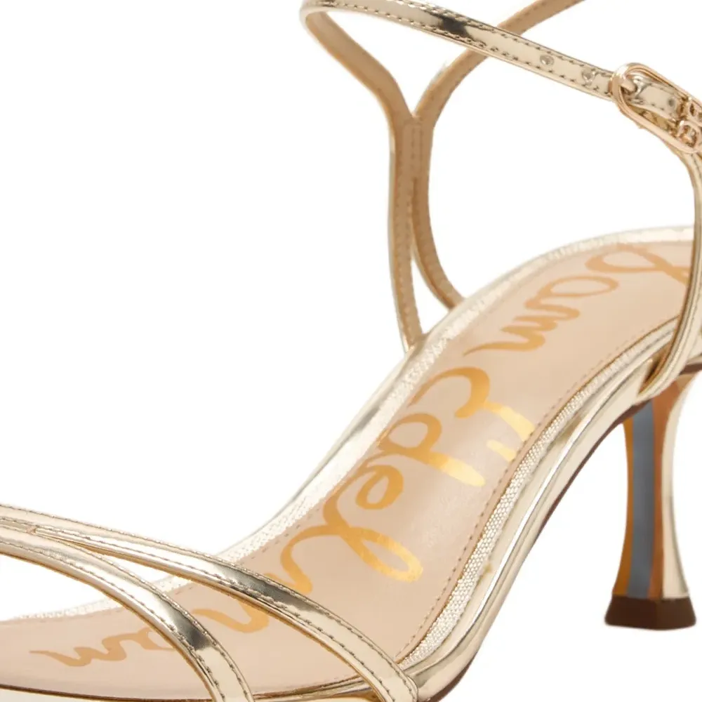 Босоножки с ремешками