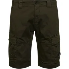 Шорты с накладными карманами