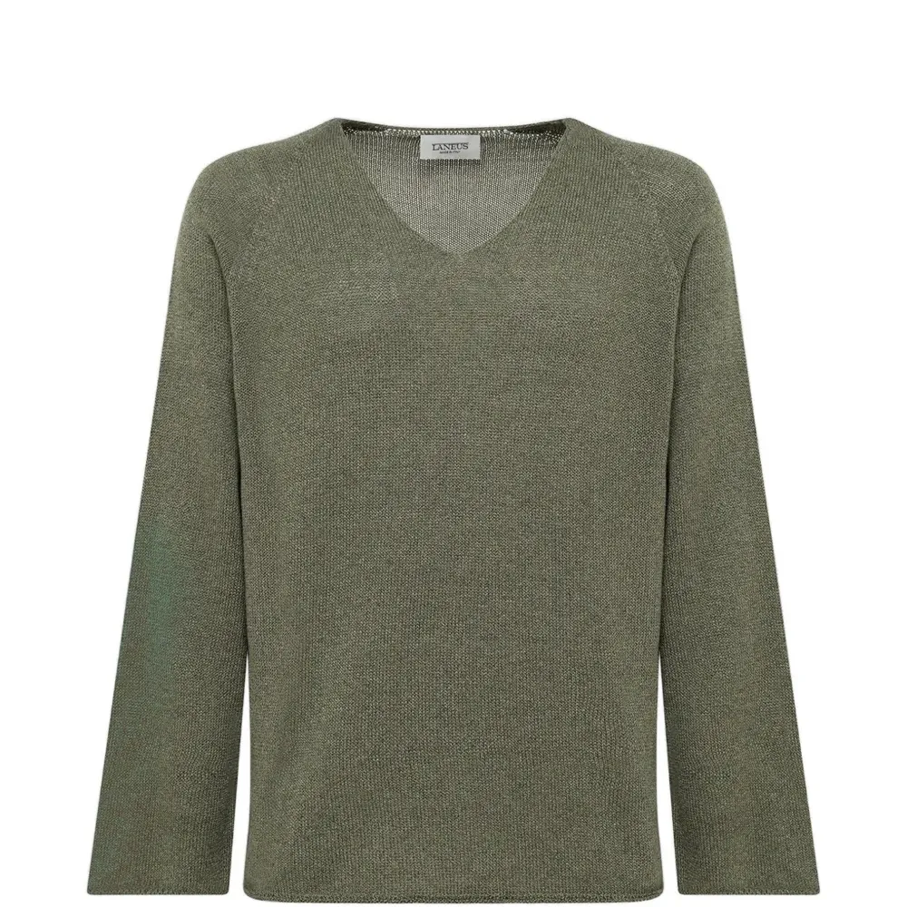 Джемпер с V-образным вырезом и длинными рукавами