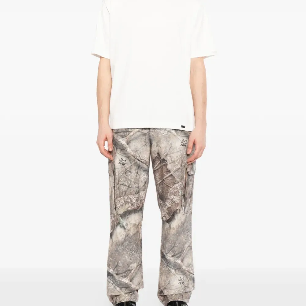 Футболка с круглым вырезом и принтом-логотипом