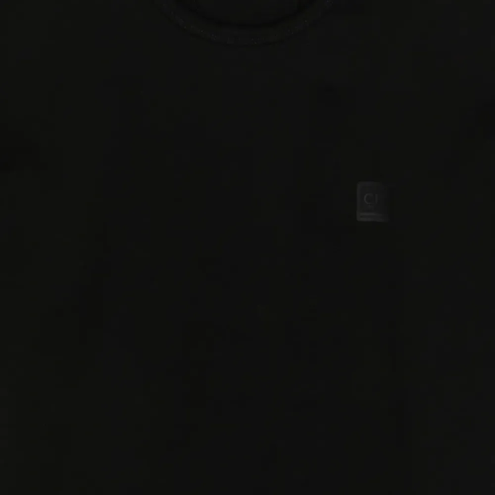 Футболка с нашивкой-логотипом