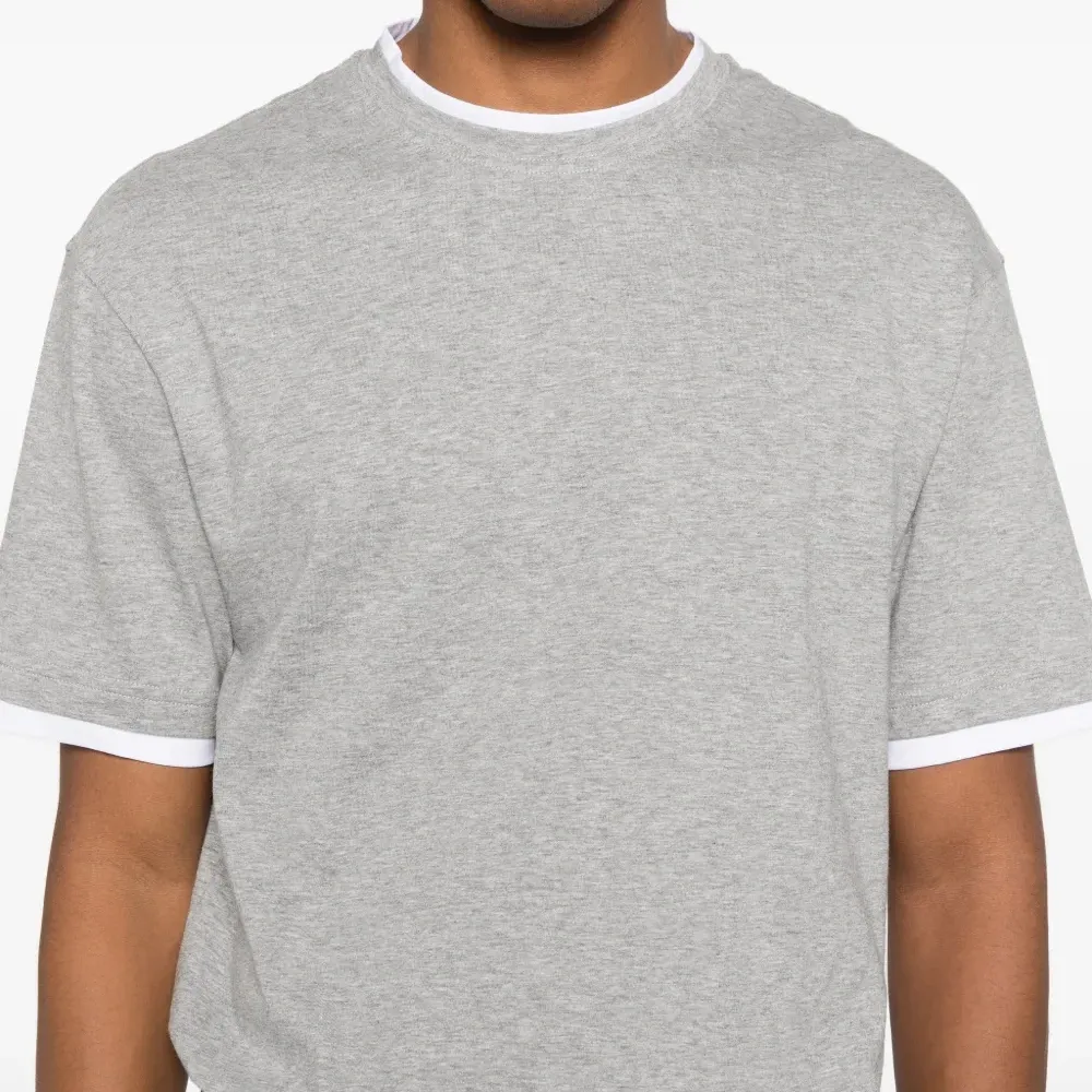 Футболка с контрастной отделкой