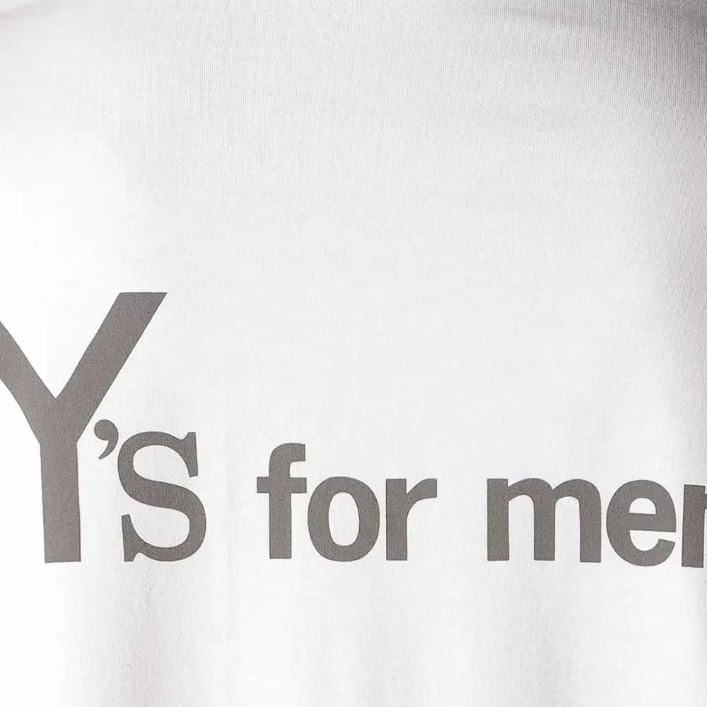 Футболка с логотипом