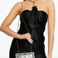 Клатч-коробка с простёганным узором и кристаллами Клатч-коробка с простёганным узором и кристаллами