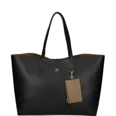 Сумка-тоут с подвеской-логотипом