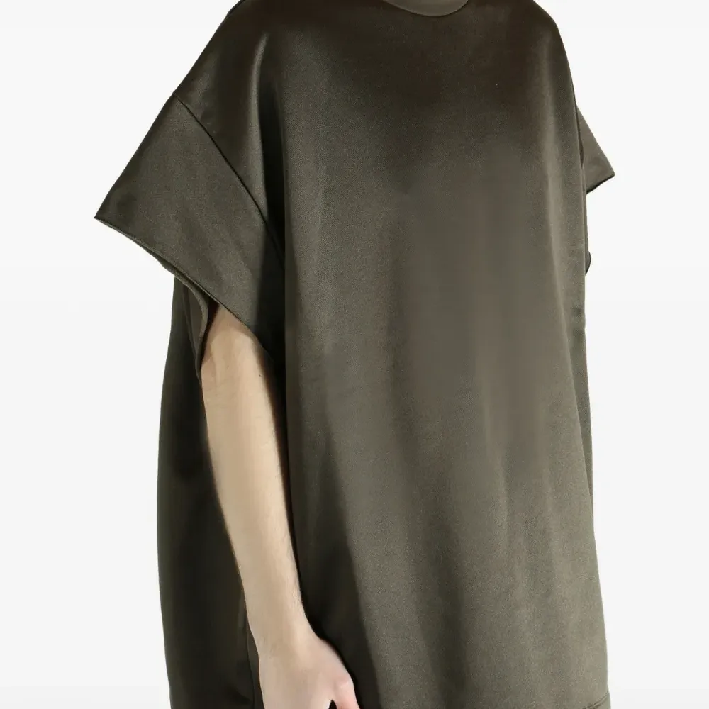 Футболка оверсайз с короткими рукавами