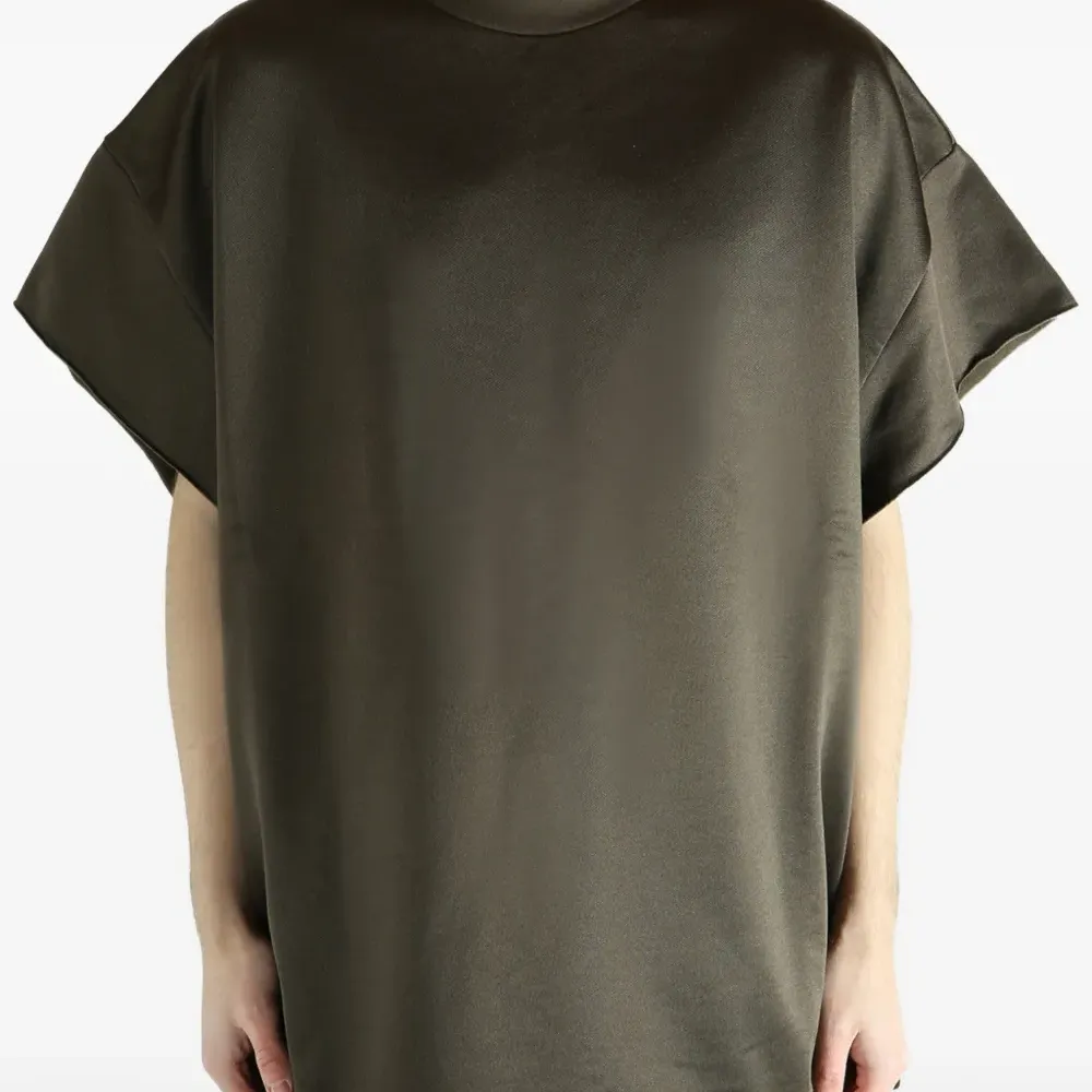 Футболка оверсайз с короткими рукавами