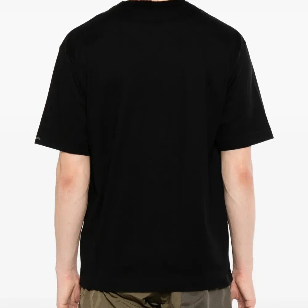 Футболка с круглым вырезом