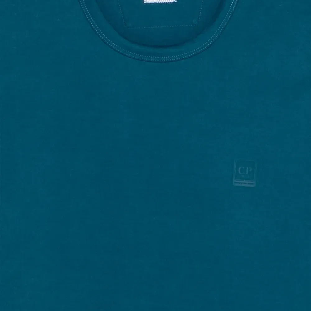 Футболка с логотипом