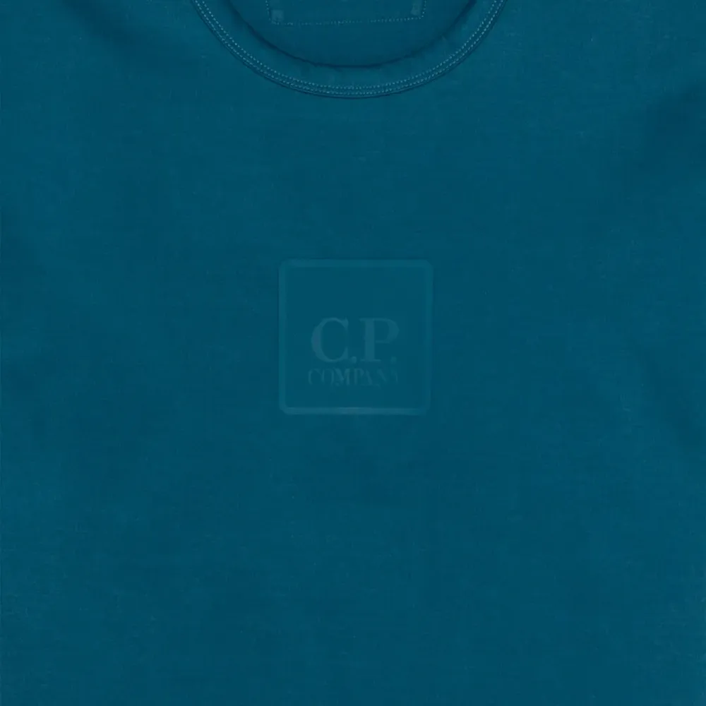 Футболка с круглым вырезом и короткими рукавами