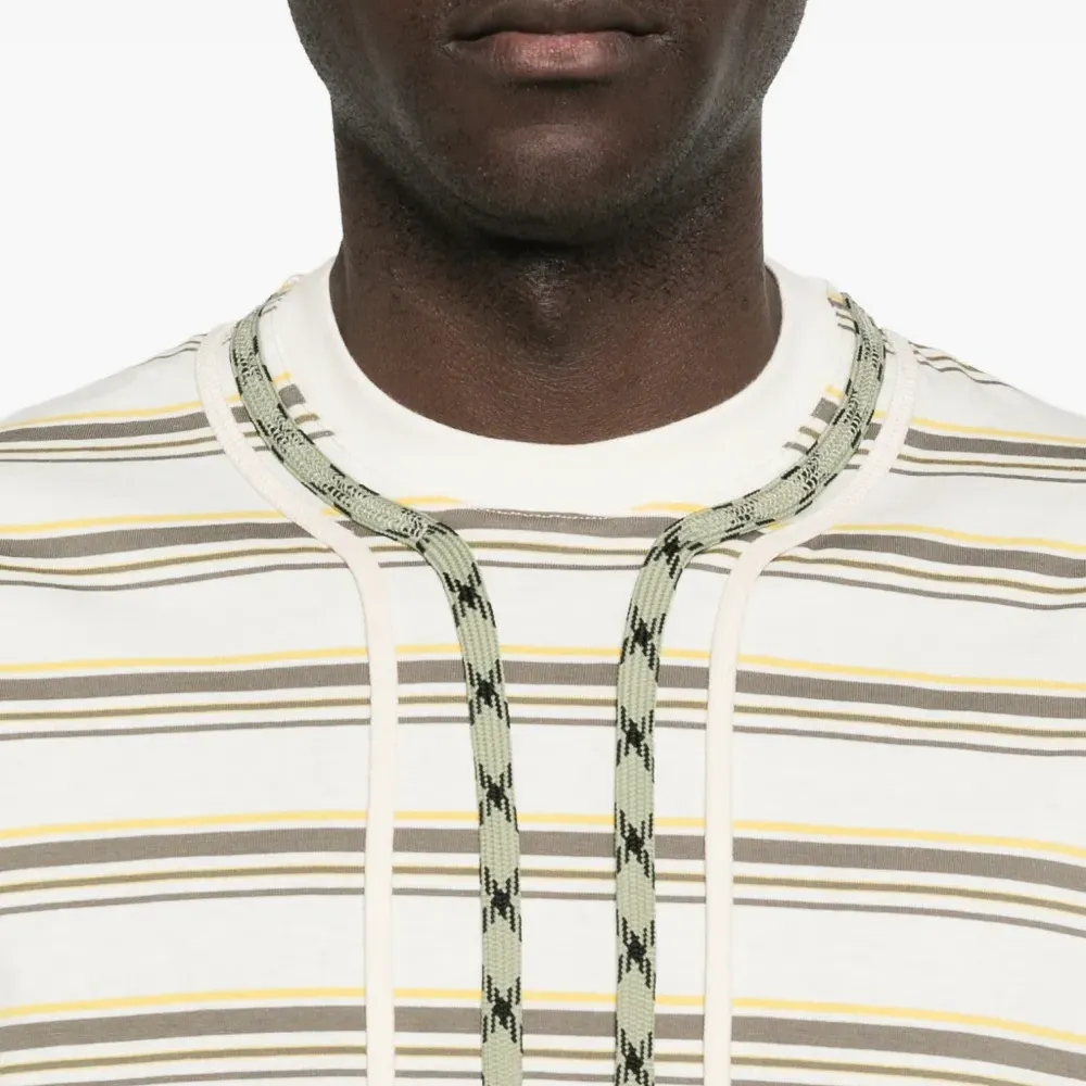 Футболка в полоску с шнуровкой