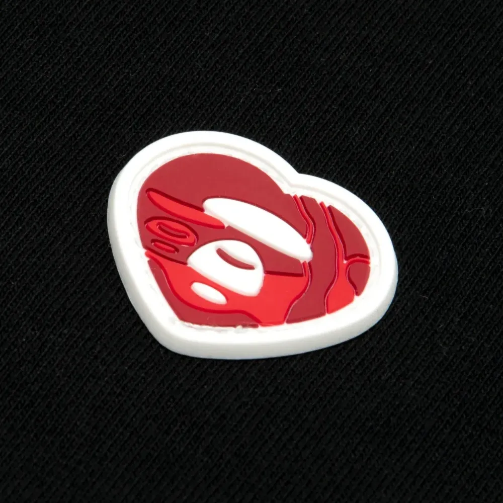 Футболка с аппликацией