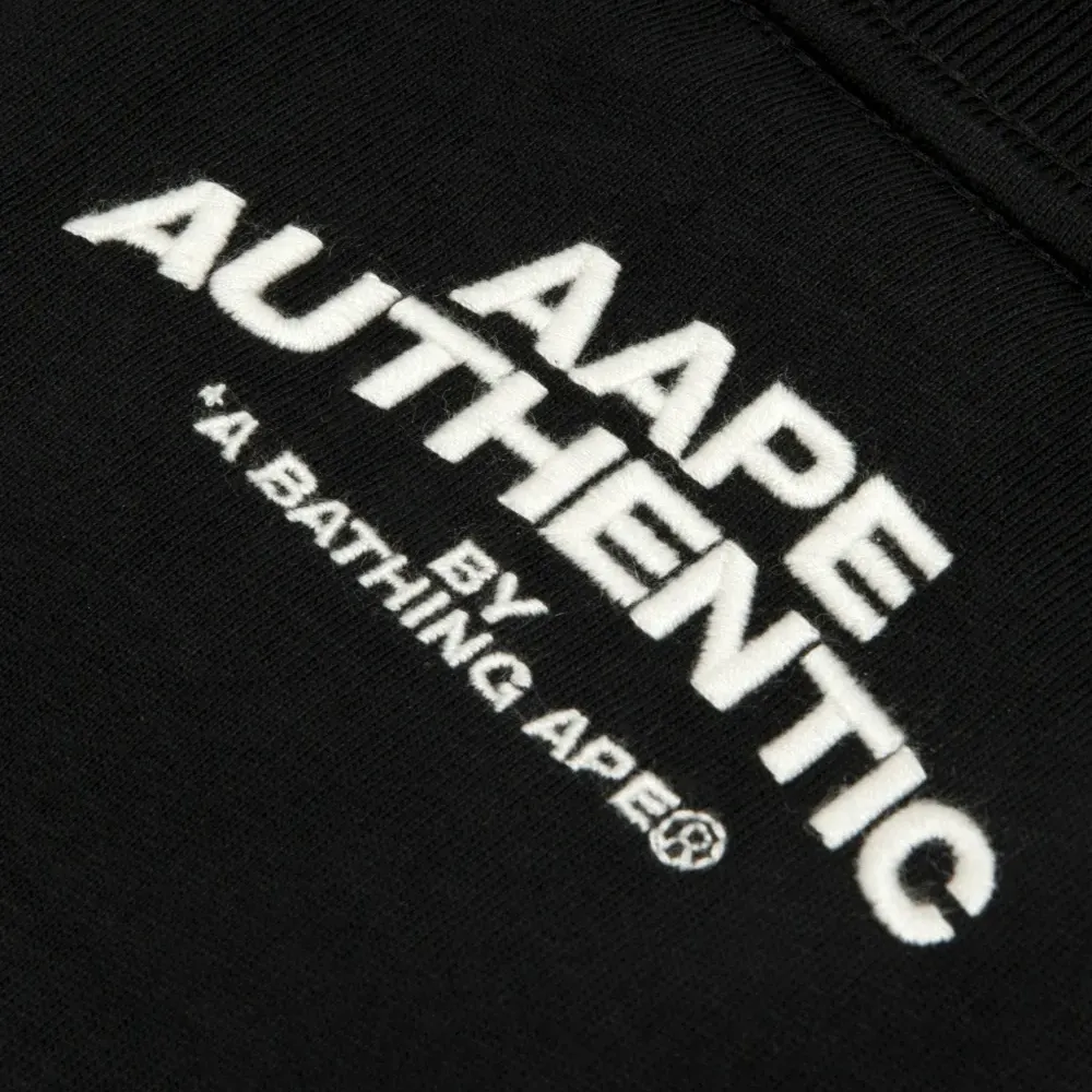 Футболка с аппликацией