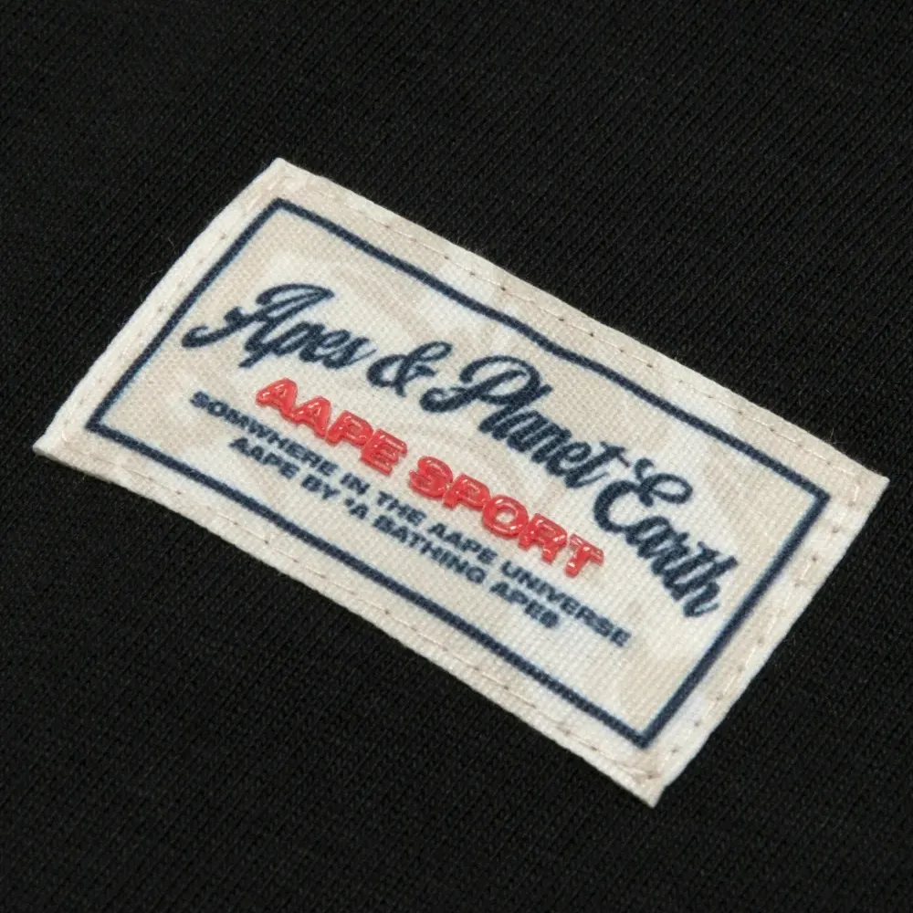 Футболка с аппликацией