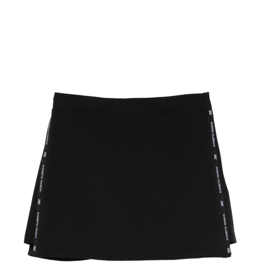 Шорты с отделкой логотипом