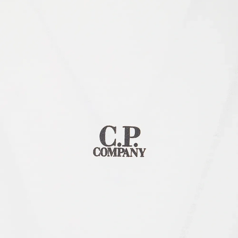 Футболка с логотипом