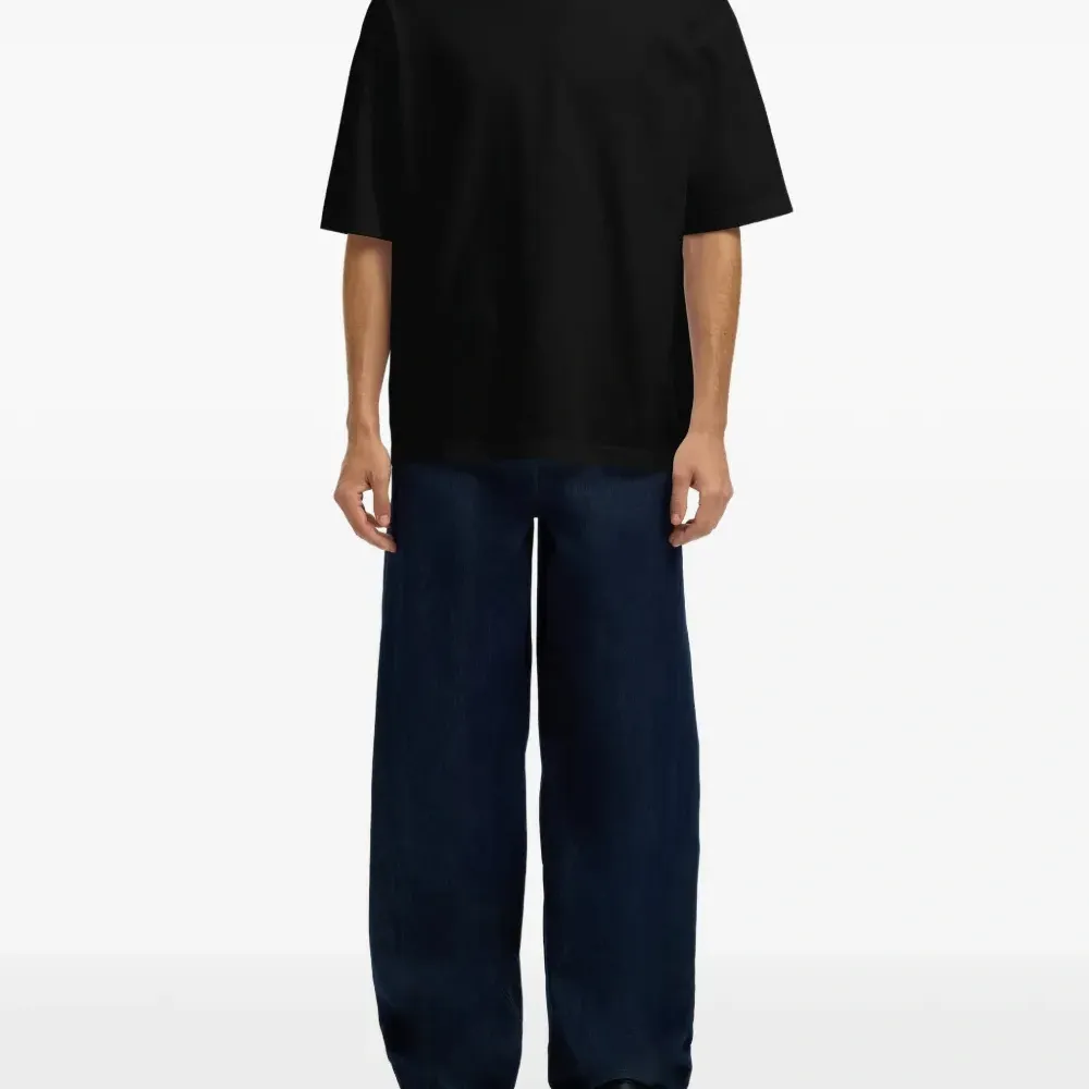 Футболка с круглым вырезом