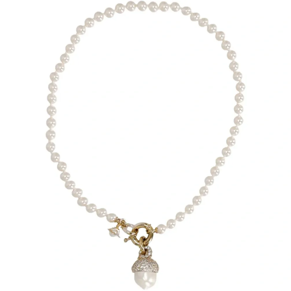 Ожерелье с подвеской и бусинами