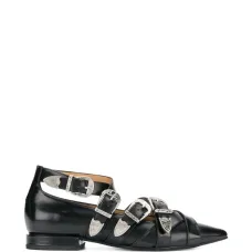 Туфли с несколькими пряжками