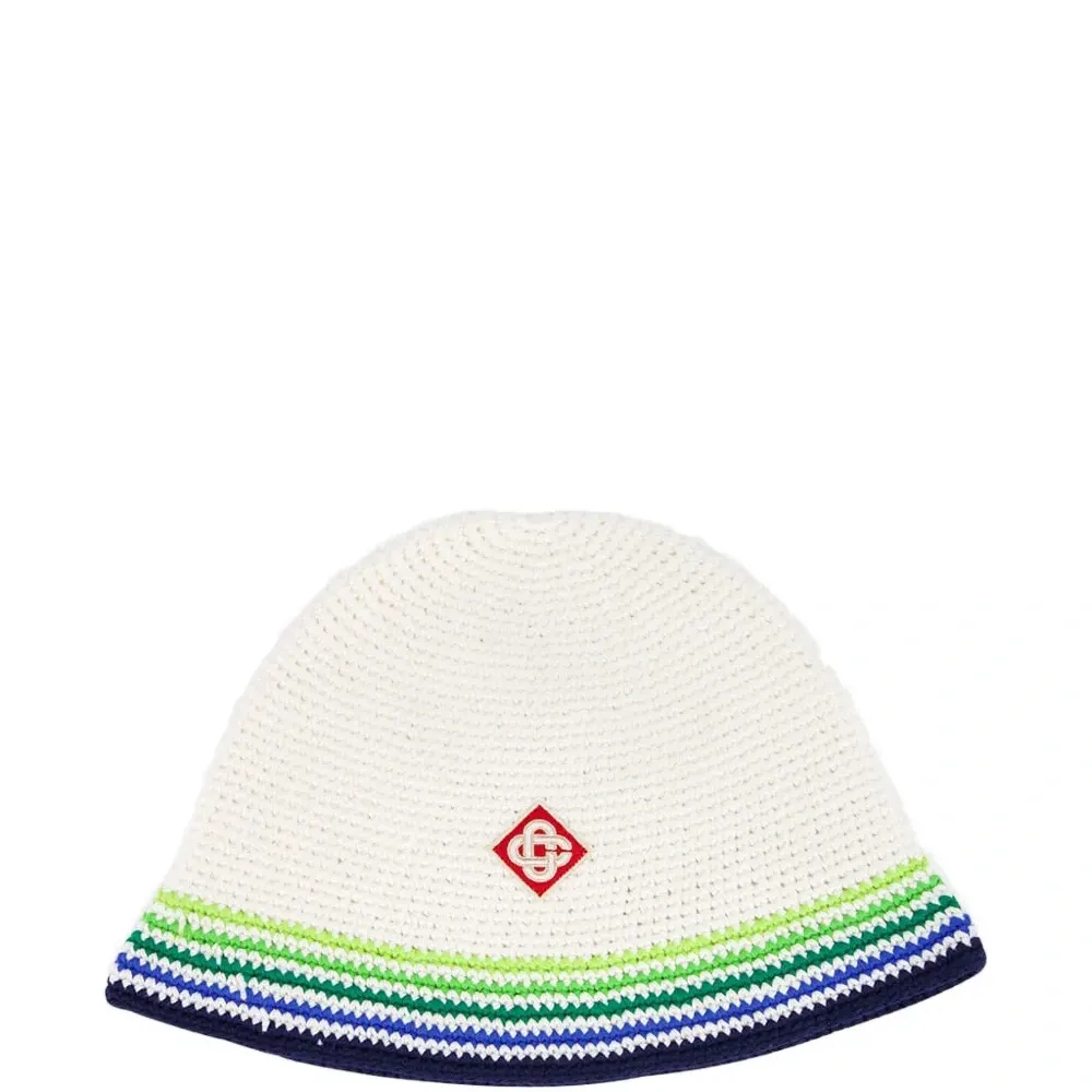 Вязаная шапка в полоску Вязаная шапка в полоску