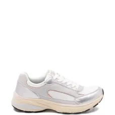 Кроссовки с металлическими вставками