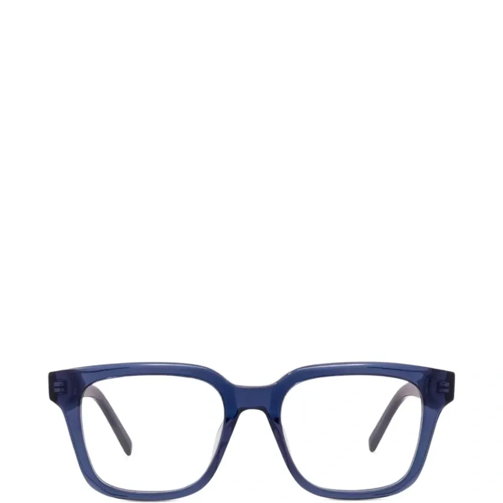 Очки в квадратной оправе