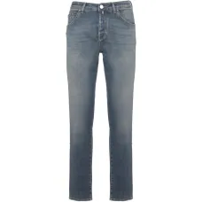 Прямые джинсы с нашивкой-логотипом