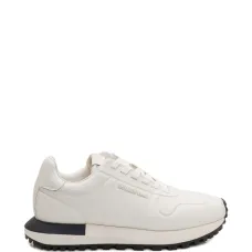 Кроссовки на шнуровке