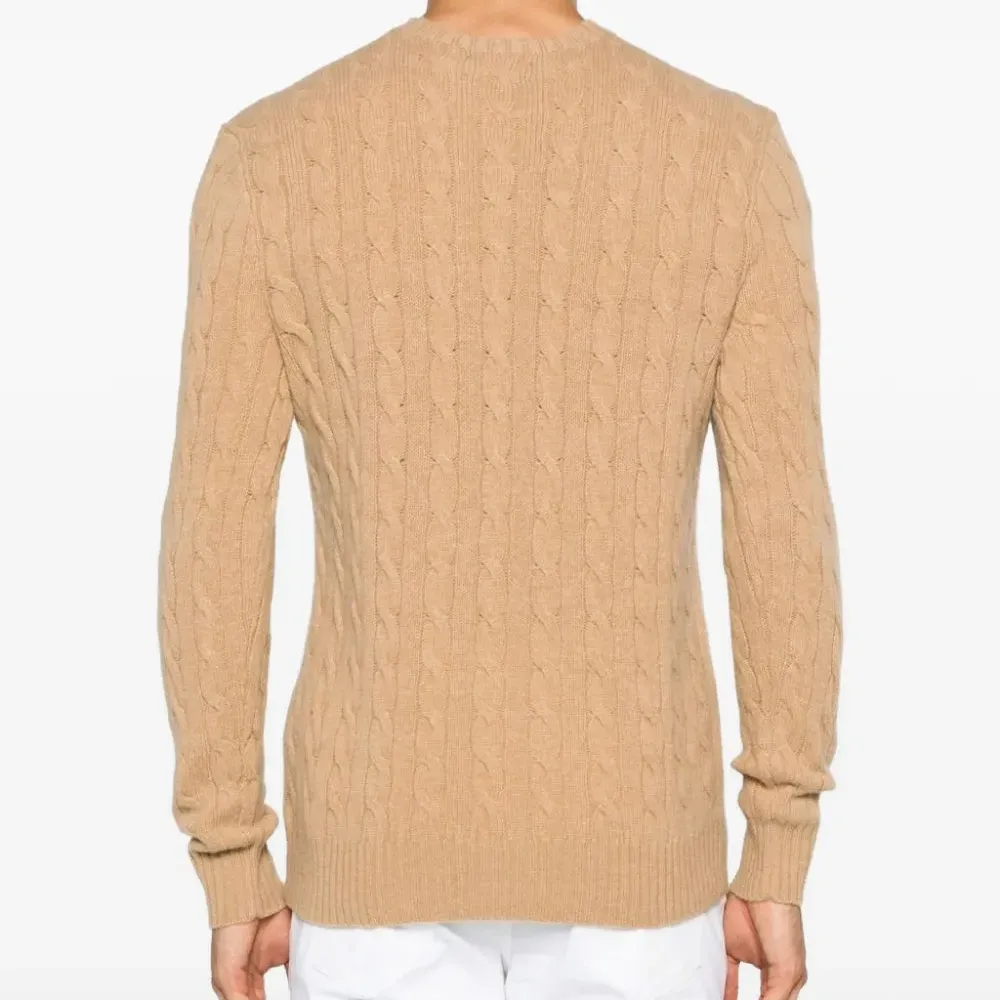 Вязаный свитер