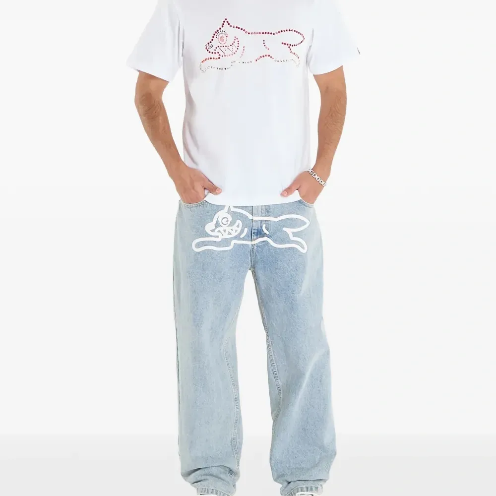 Футболка с кристаллами и бегущей собакой