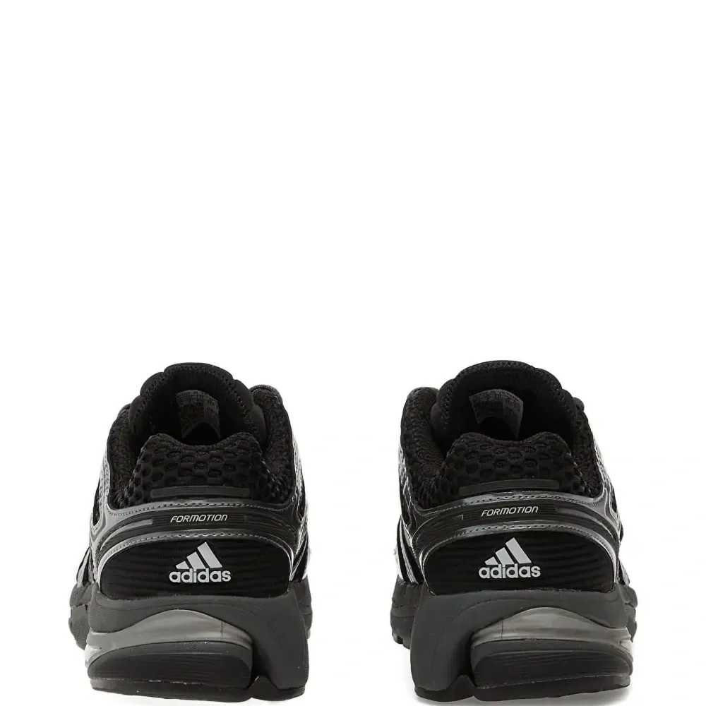 Кроссовки Adistar Control с деталями из пяти полосок