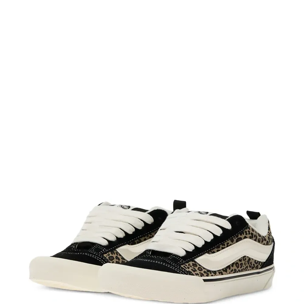 Кроссовки с леопардовым принтом