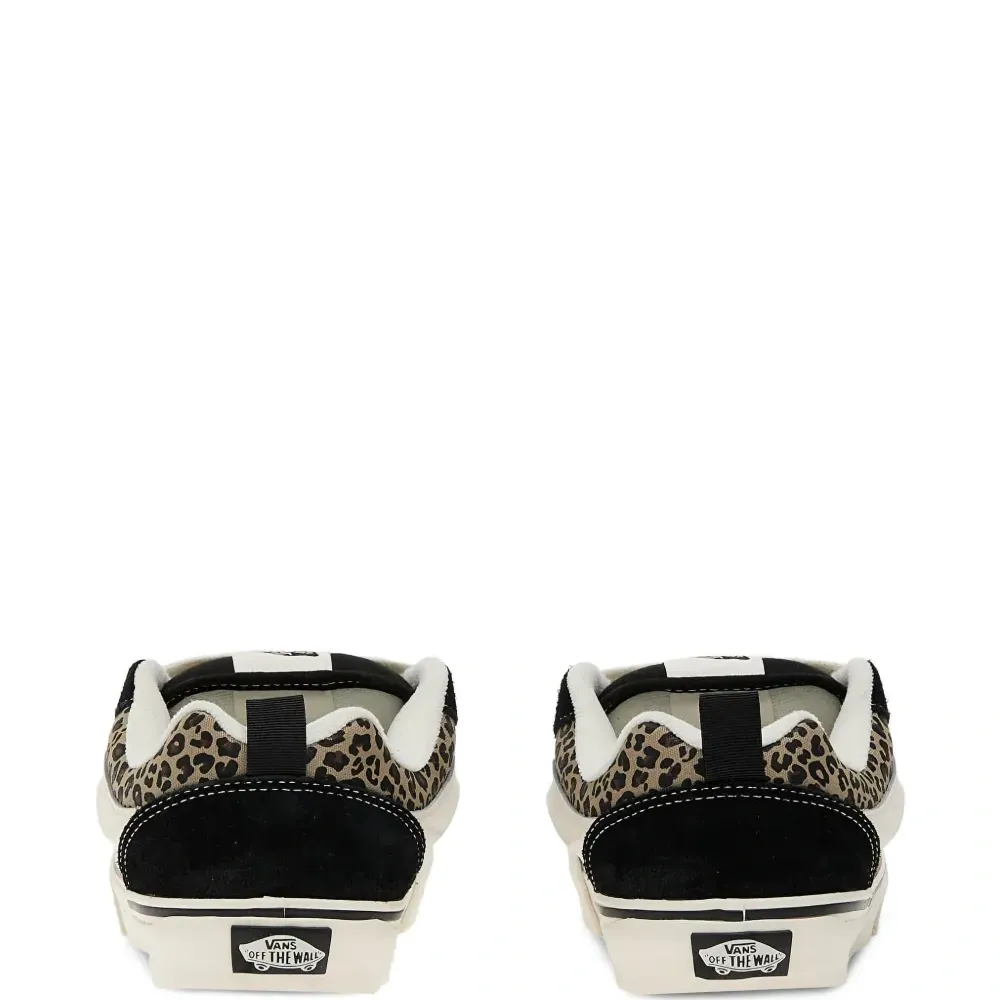 Кроссовки с леопардовым принтом