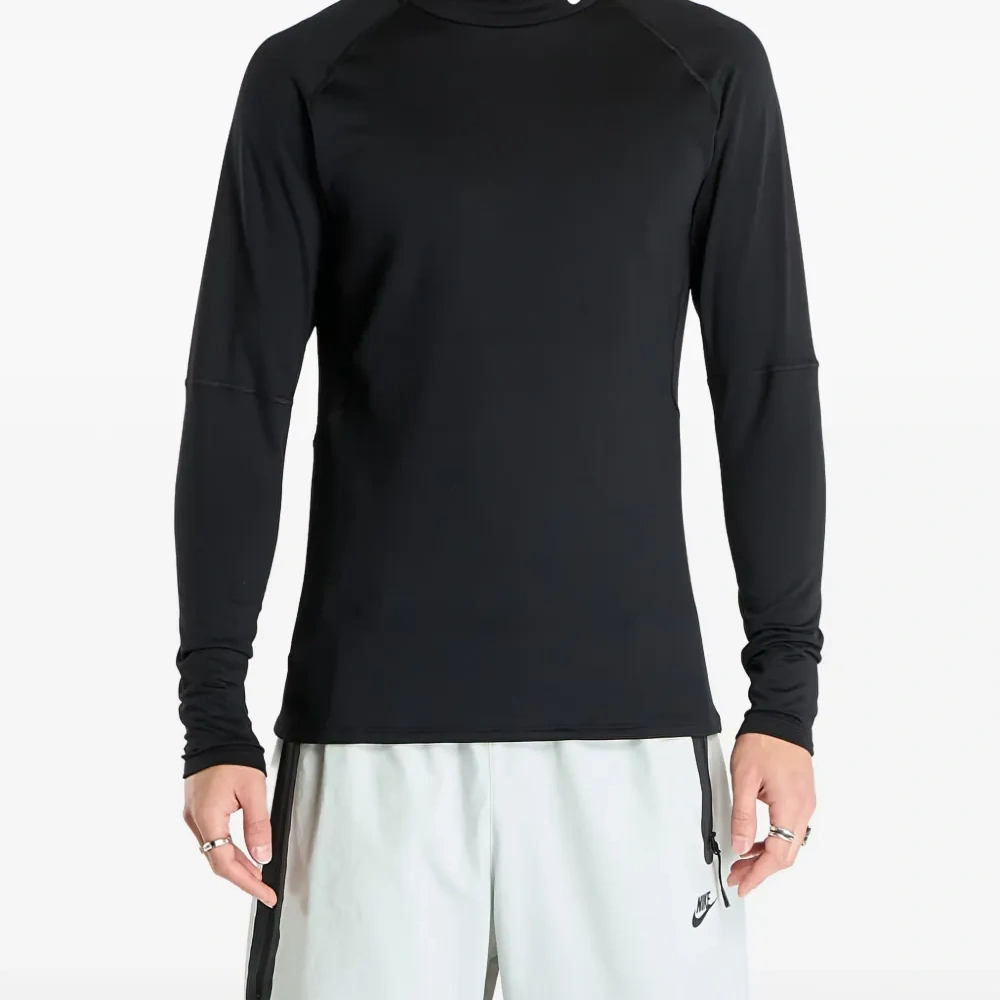 Футболка с длинными рукавами и воротником-стойкой