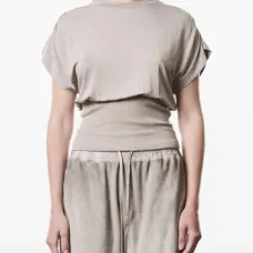 Собранная (драпированная) футболка