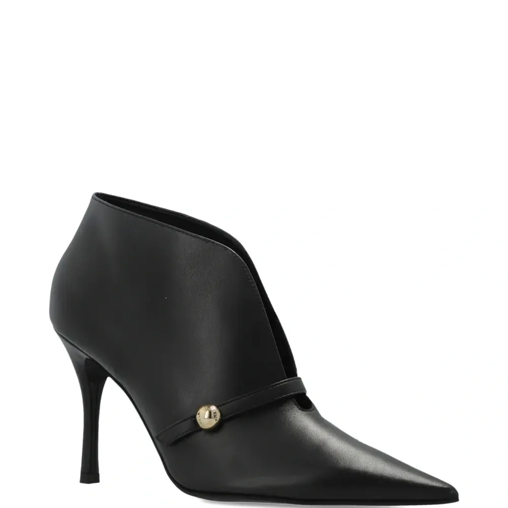 Ботинки на каблуке с ремешками