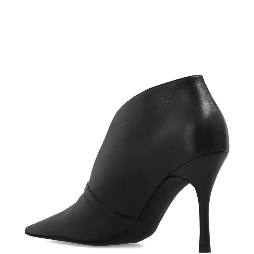 Ботинки на каблуке с ремешками